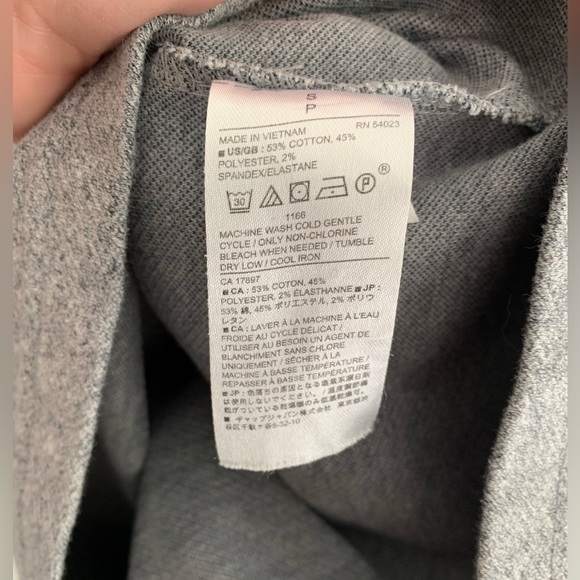 2 for $30 - 🍉 Banana Republic - Grey Sleeveless Top with Flutter Sleeve - Small - Picture 5 of 6